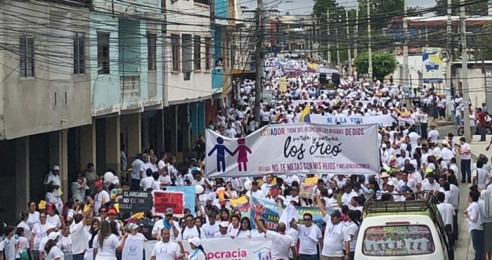 Equateur : Des milliers de personnes ont manifesté contre le mariage homosexuel