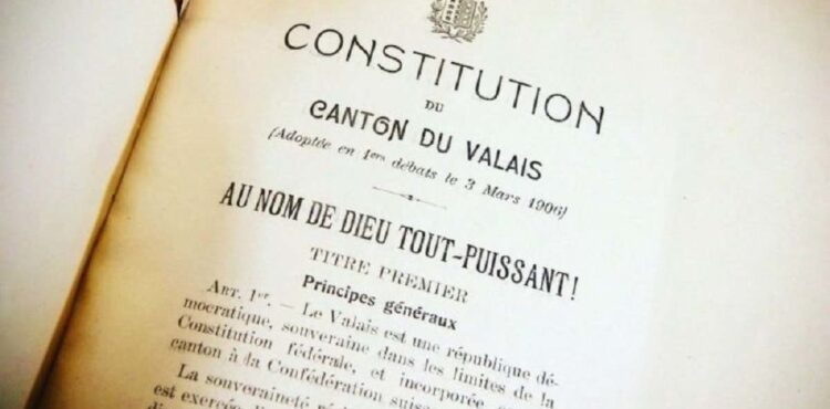 SUISSE/ LA MENTION À DIEU MAINTENUE DANS LA NOUVELLE CONSTITUTION DU VALAIS