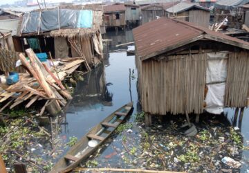 Nigeria / Malgré les inondations des chrétiens ne perdent pas le zèle de venir adorer Dieu