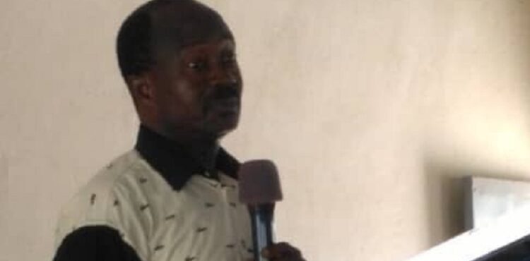 Pentecôte : le pasteur Kouadio Emmanuel exhorte les fidèles à une vie de sainteté.