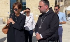 Jérusalem :  un abbé allemand est prié de retirer sa croix lors d’une visite au Mur Occidental