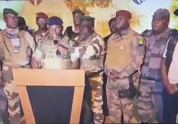 Tentative de coup d’Etat au Gabon: un groupe de militaires et policiers annonce l’annulation des élections.