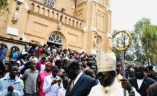Arrestation : un homme soupçonné d’un attentat dans une église en Ouganda.