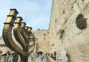 Hanoucca : cérémonies d’allumage au Mur des Lamentations à Jérusalem.