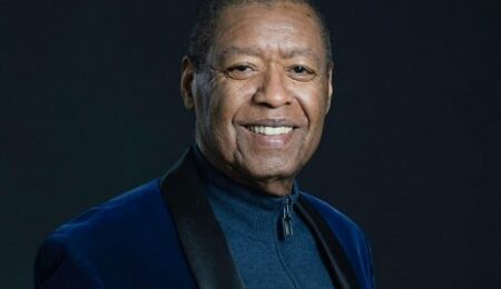 Nécrologie : le chanteur américain auteur compositeur Ron Kenoly est décédé.