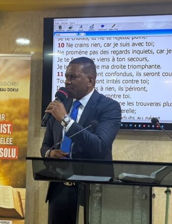 Cote-divoire-lEvangeliste-Salomon-parfait-enseigne-sur-la-perseverance-dans-lepreuve.