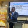 Cote-divoire-lEvangeliste-Salomon-parfait-enseigne-sur-la-perseverance-dans-lepreuve.
