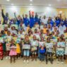Côte d’Ivoire : l’ONG AJVC offre des kits scolaires à 80 enfants